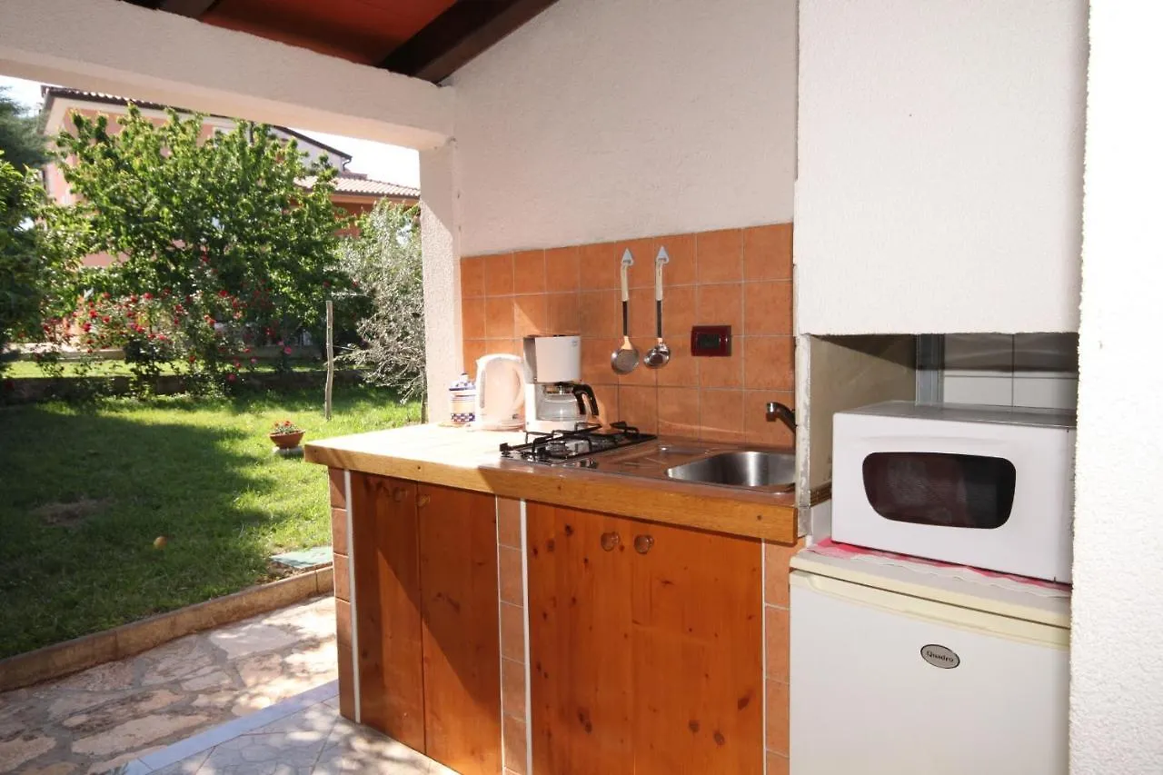 Apartments With A Parking Space Umag - 7666